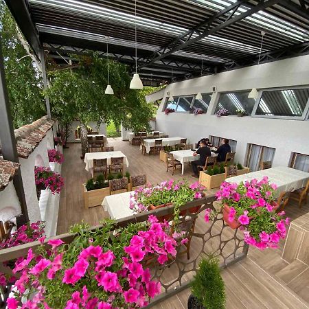 Zormaris-M Hotel Vranje Buitenkant foto