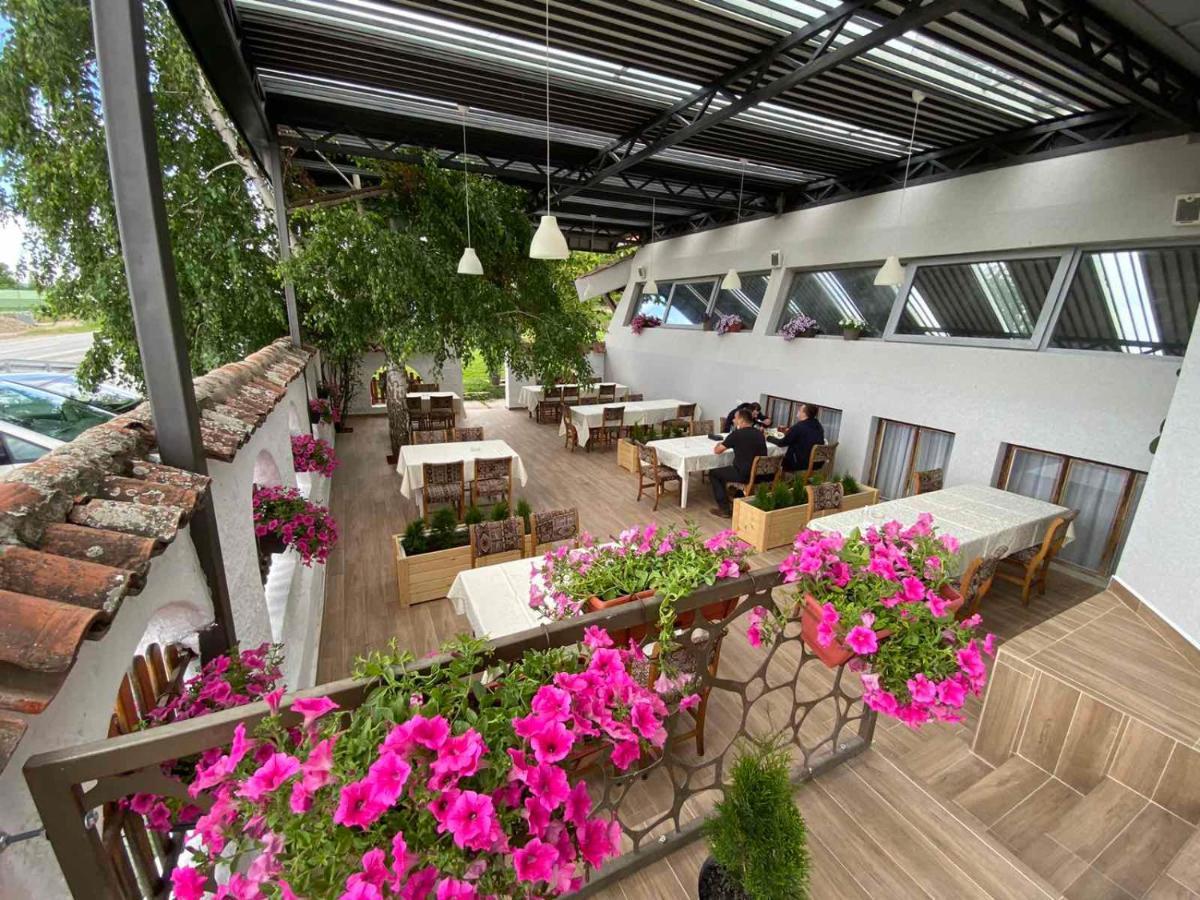 Zormaris-M Hotel Vranje Buitenkant foto