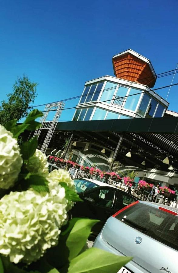 Zormaris-M Hotel Vranje Buitenkant foto