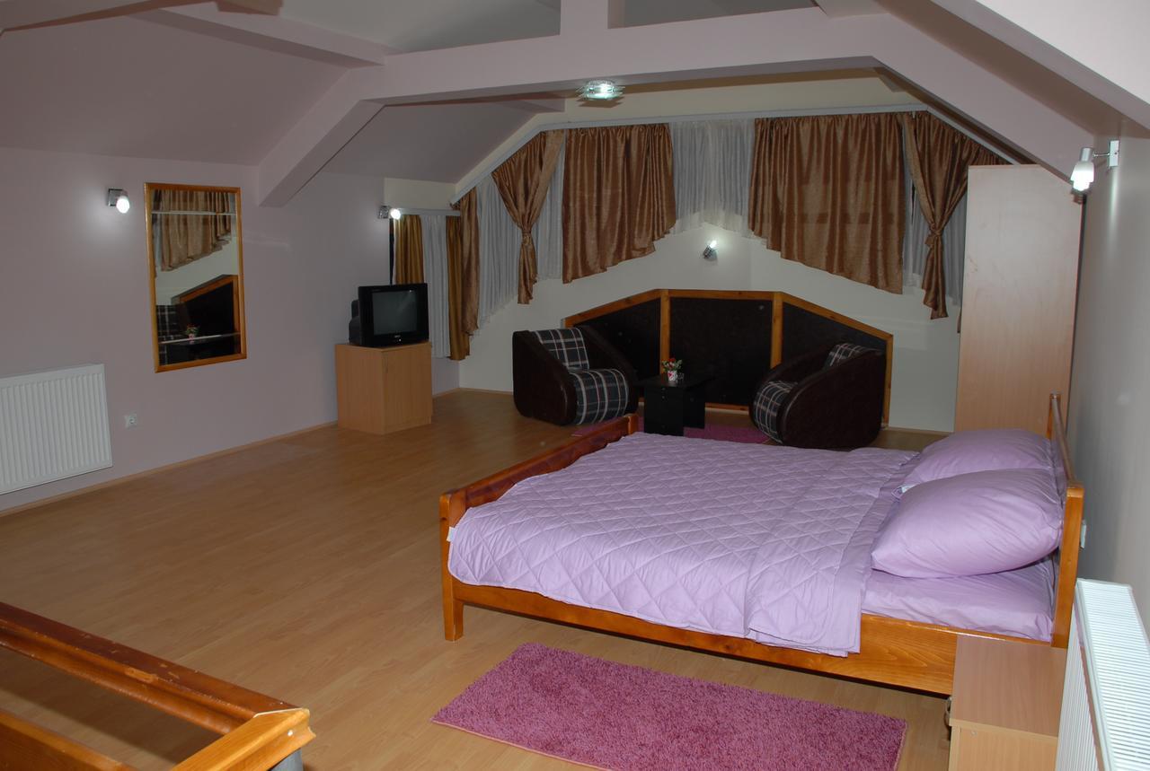 Zormaris-M Hotel Vranje Buitenkant foto