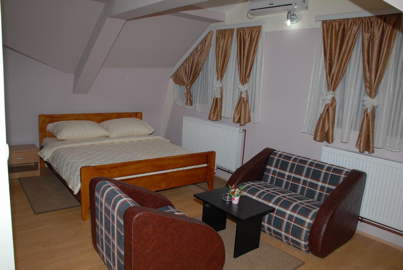 Zormaris-M Hotel Vranje Buitenkant foto