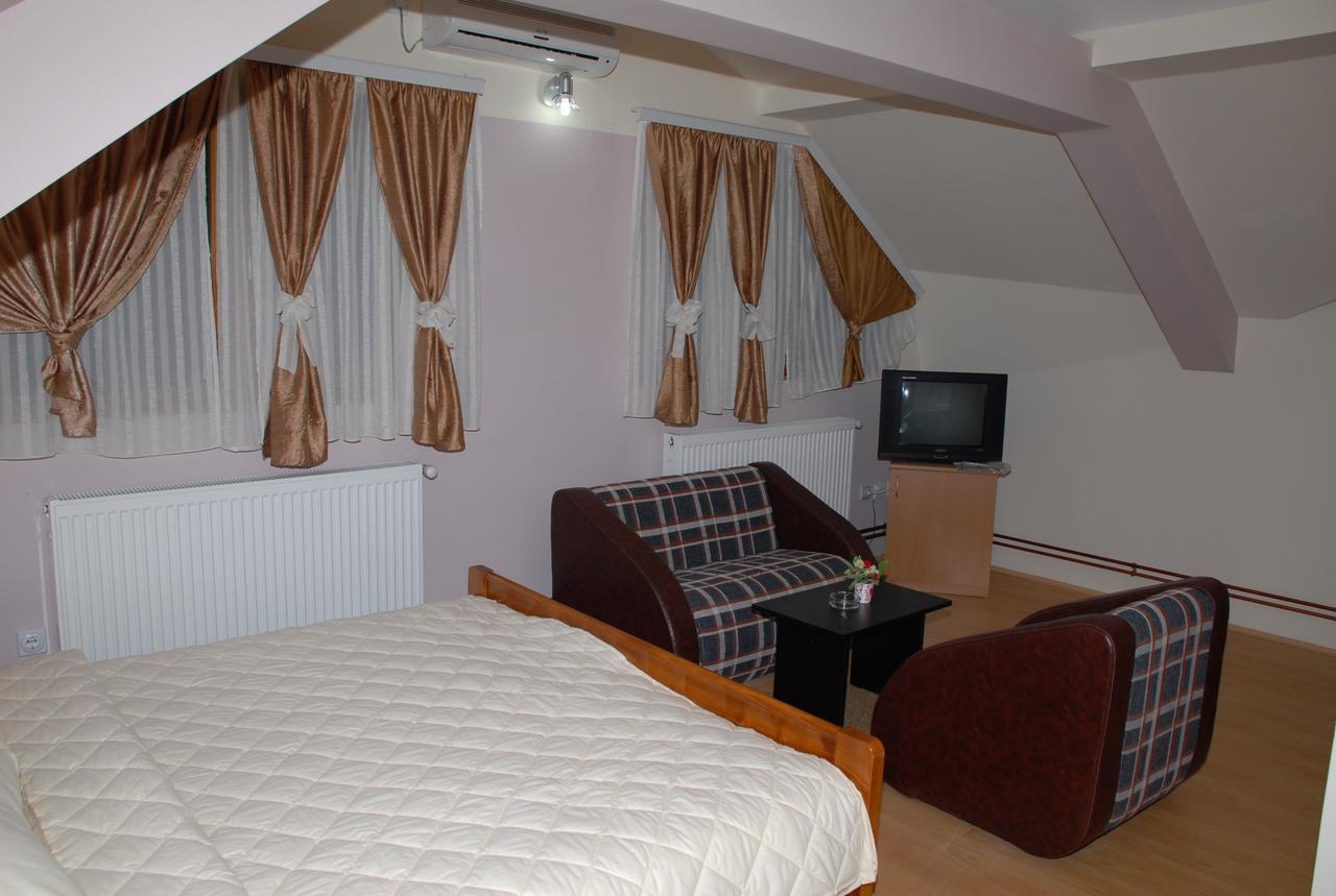 Zormaris-M Hotel Vranje Buitenkant foto