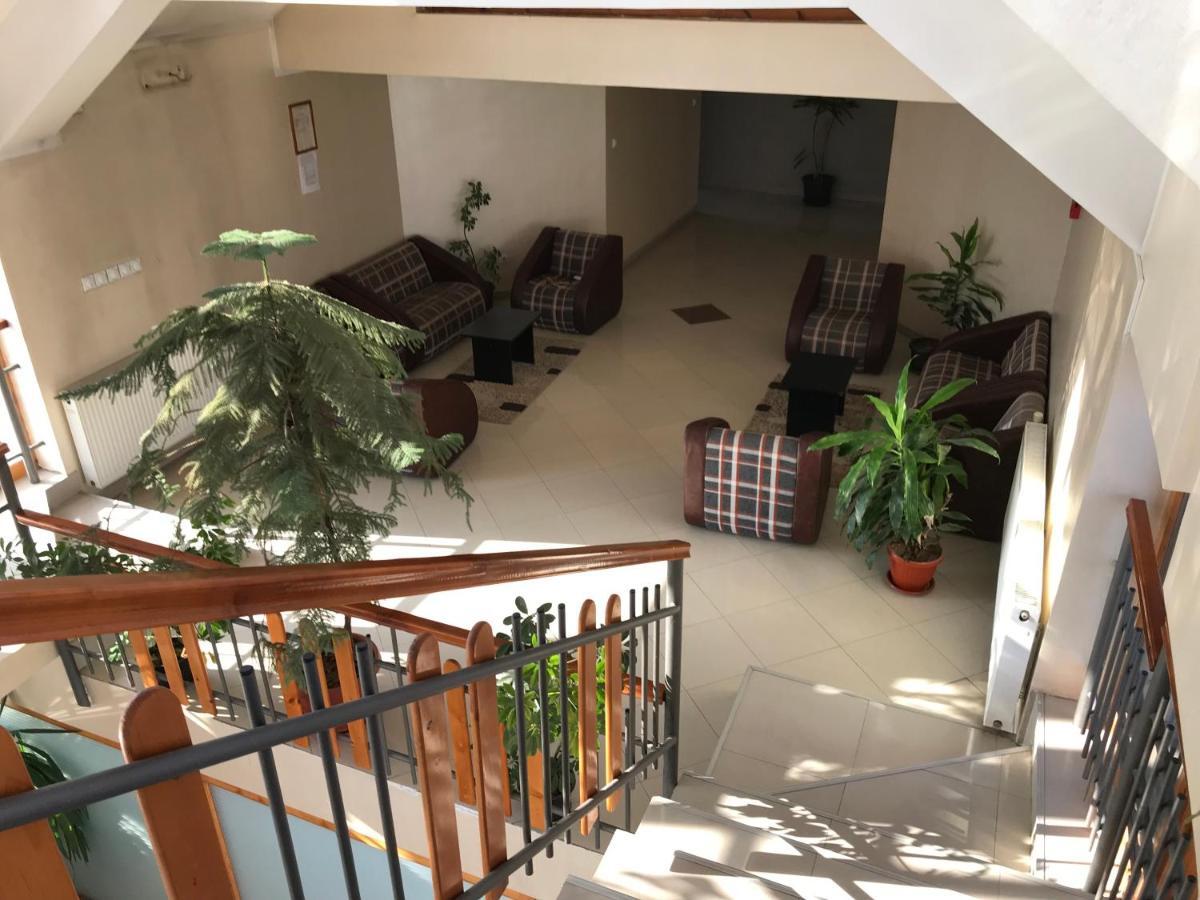Zormaris-M Hotel Vranje Buitenkant foto