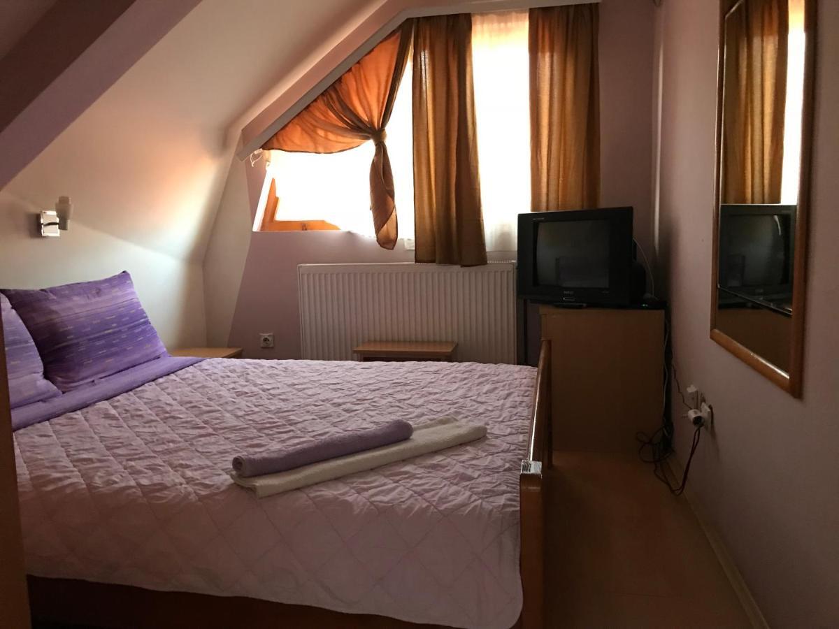 Zormaris-M Hotel Vranje Buitenkant foto