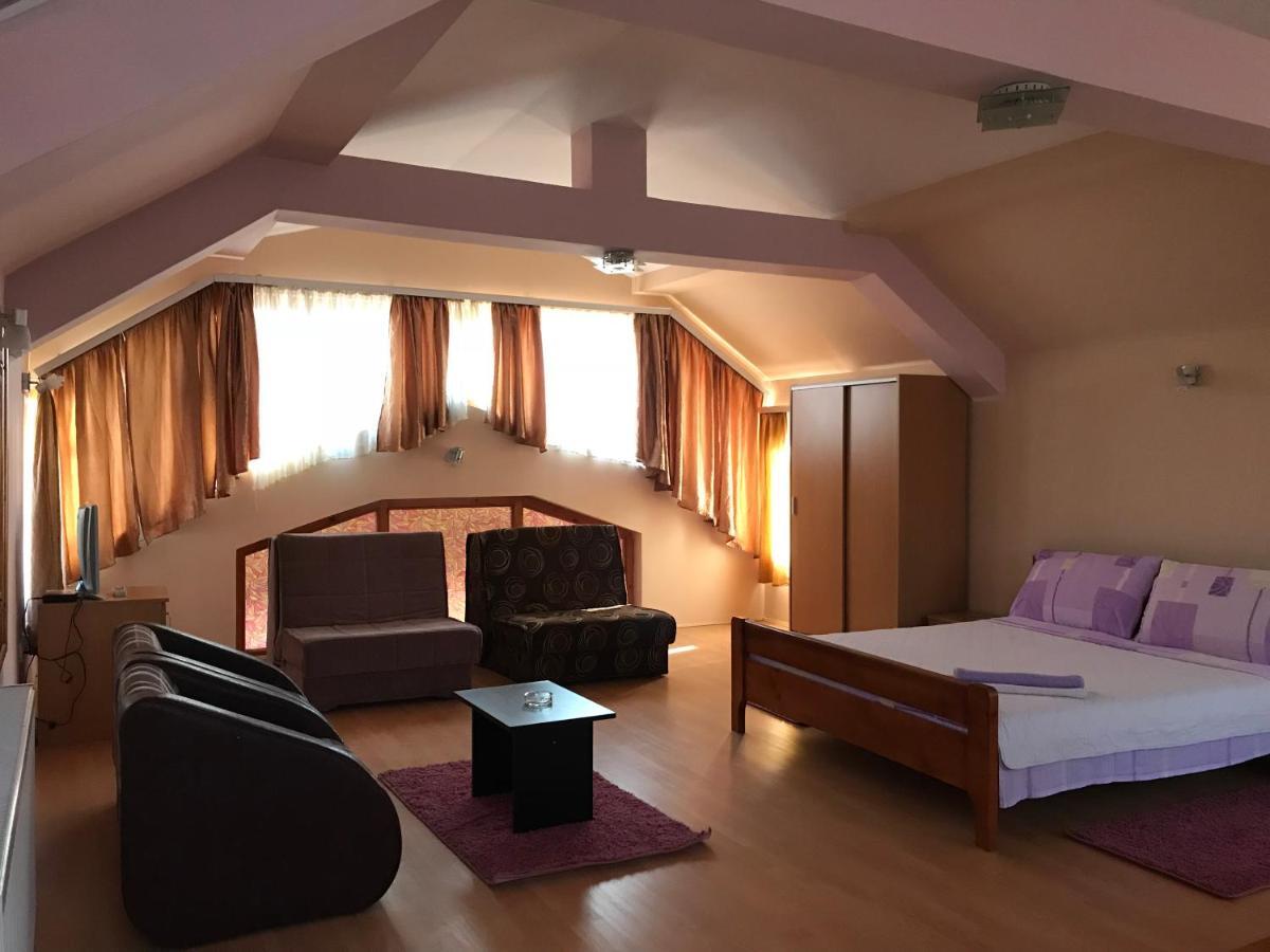 Zormaris-M Hotel Vranje Buitenkant foto