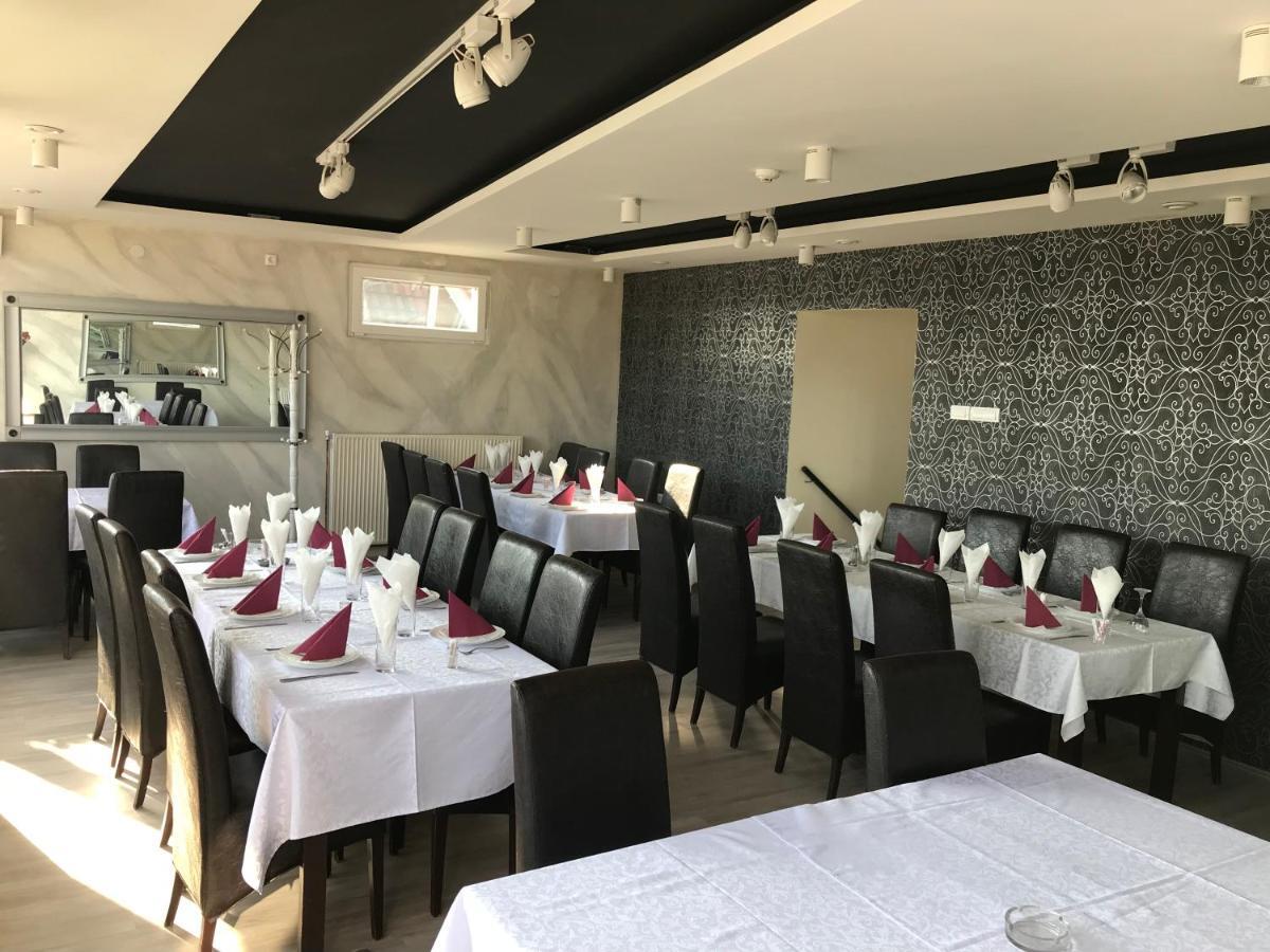 Zormaris-M Hotel Vranje Buitenkant foto